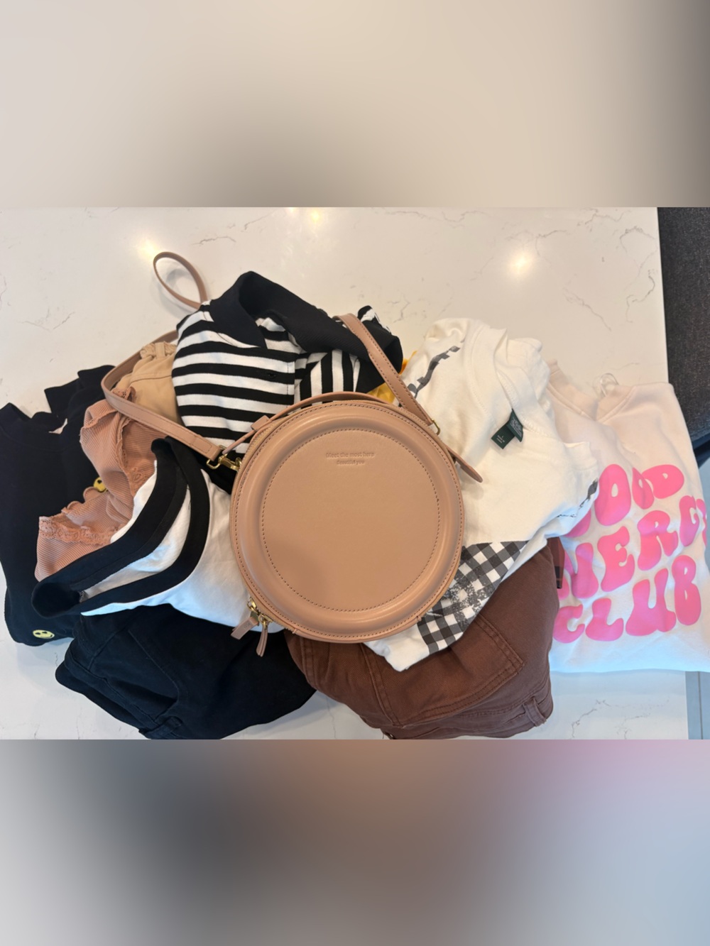 Random box of clothes 📦 closet clear out 😀